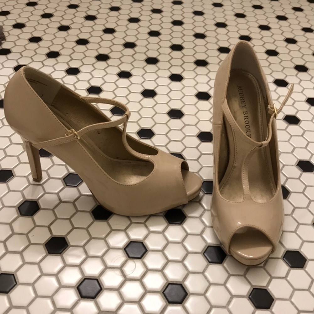 Peep Toe Audrey Brooke Heels